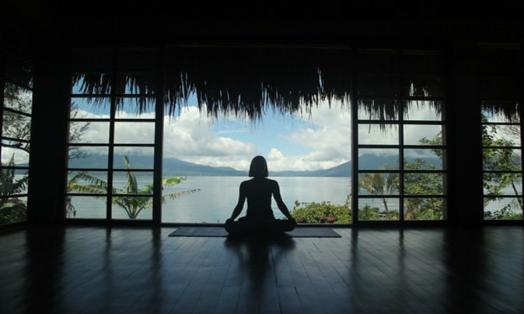 https://www.doyou.com/wp-content/uploads/2021/01/10-Incredible-Yoga-Retreats-in-Central-and-South-America.jpg