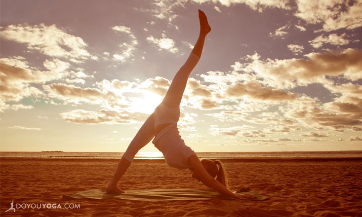 12 Beautiful Beach Yogis to Inspire Your Summer Practice (PHOTOS